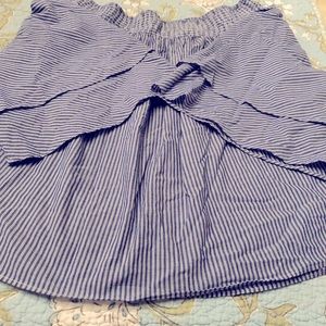 Off shoulder on shoulder women’s top sz M blu/whte